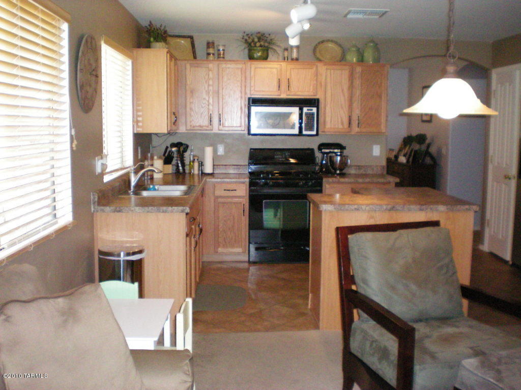 9961 E Apache Rain Dr, Tucson, AZ 85748 photo 4