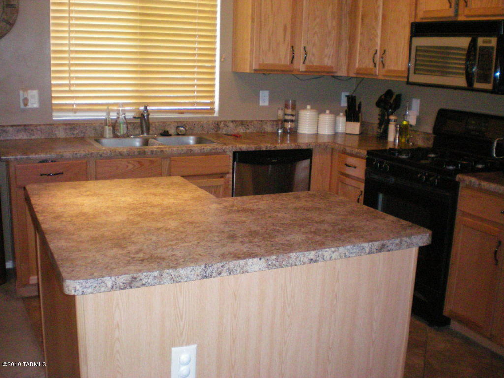 9961 E Apache Rain Dr, Tucson, AZ 85748 photo 6