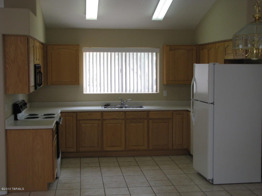 2841 E Wetstones, Vail, AZ 85641 photo 4