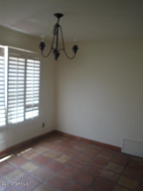 8755 E Bears Path, Tucson, AZ 85749 photo 2