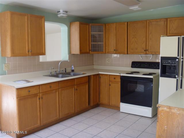 1128 E Garden Loop, Tucson, AZ 85706 photo 5