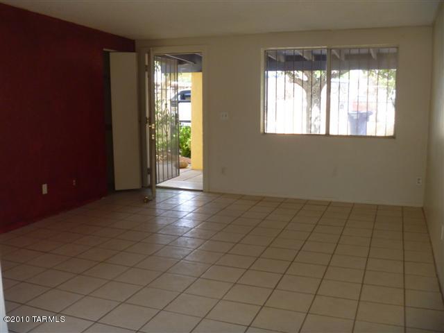 1128 E Garden Loop, Tucson, AZ 85706 photo 3