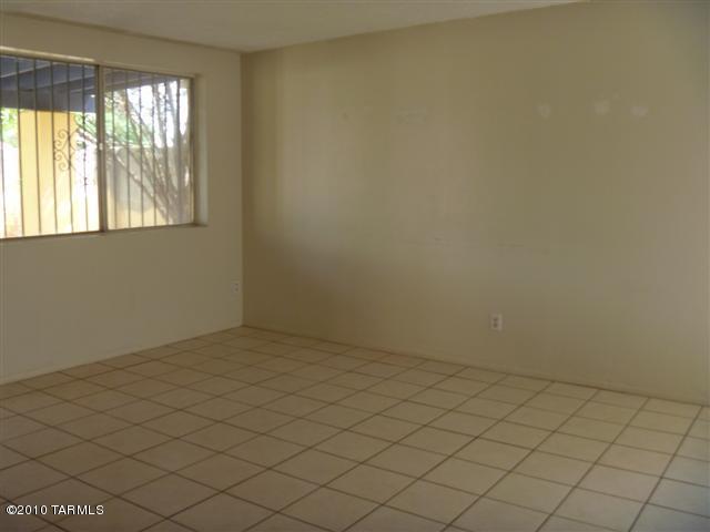 1128 E Garden Loop, Tucson, AZ 85706 photo 6