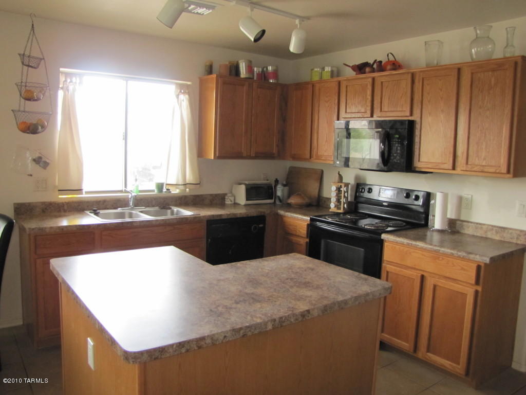 6860 S Copper Bloom, Tucson, AZ 85756 photo 2