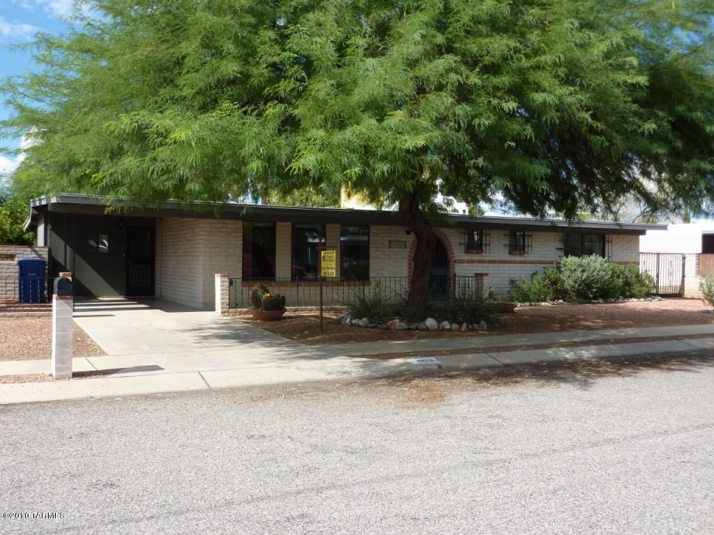 8525 E 20th St, Tucson, AZ 85710 photo 1