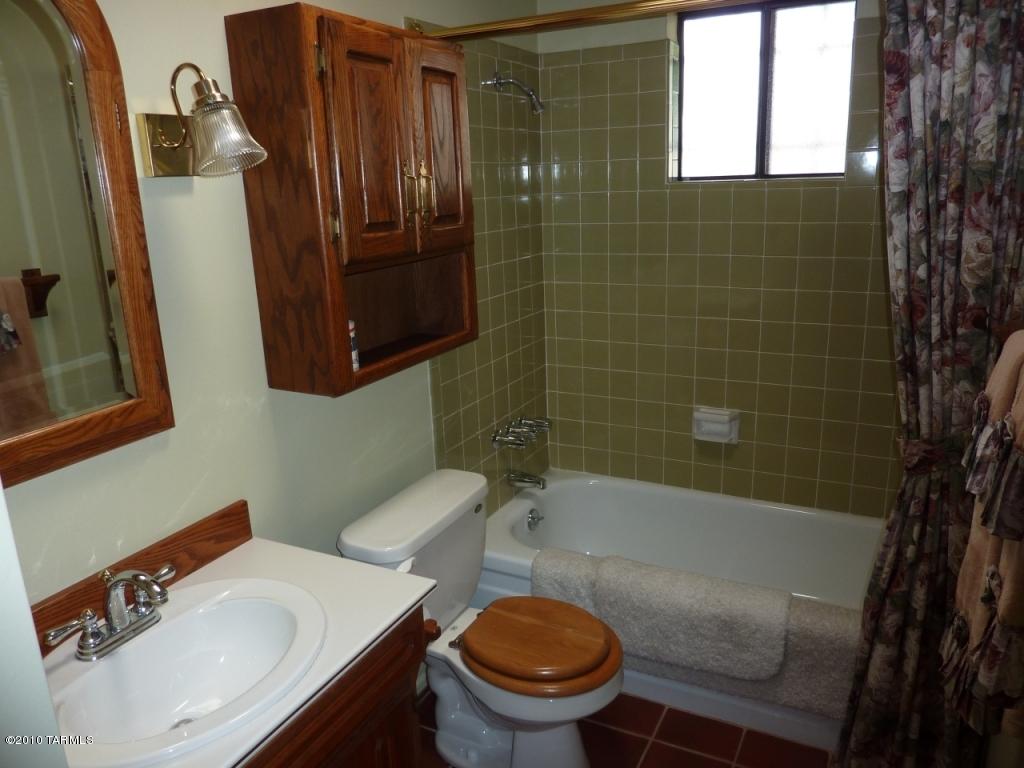 8525 E 20th St, Tucson, AZ 85710 photo 7