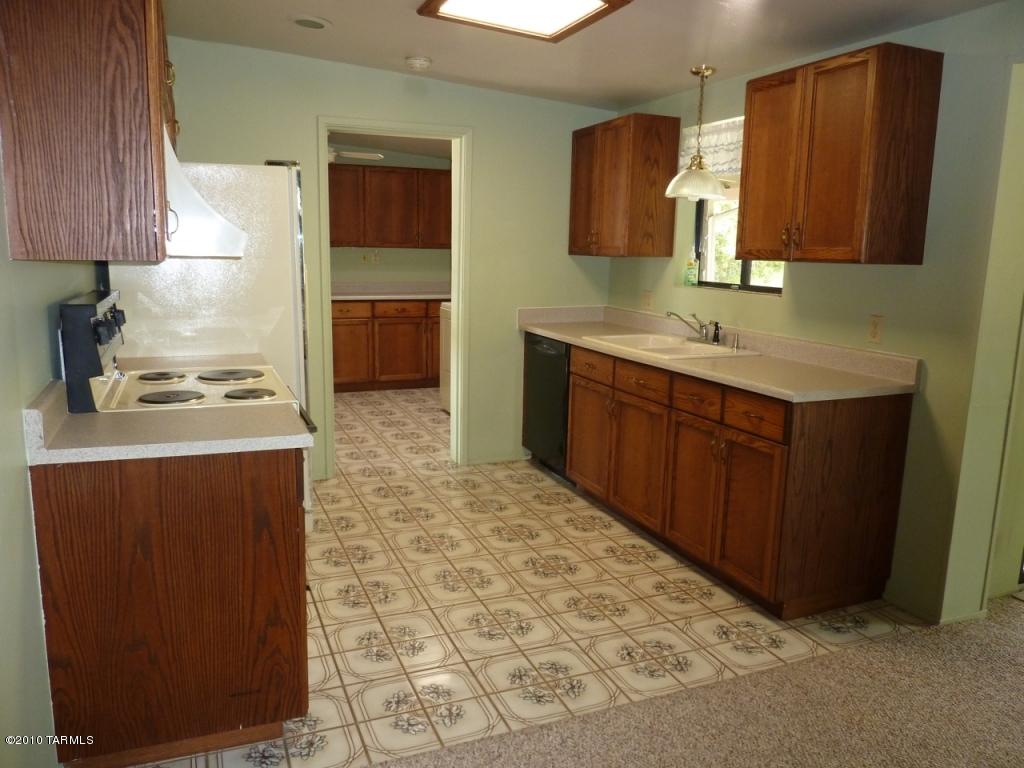 8525 E 20th St, Tucson, AZ 85710 photo 6