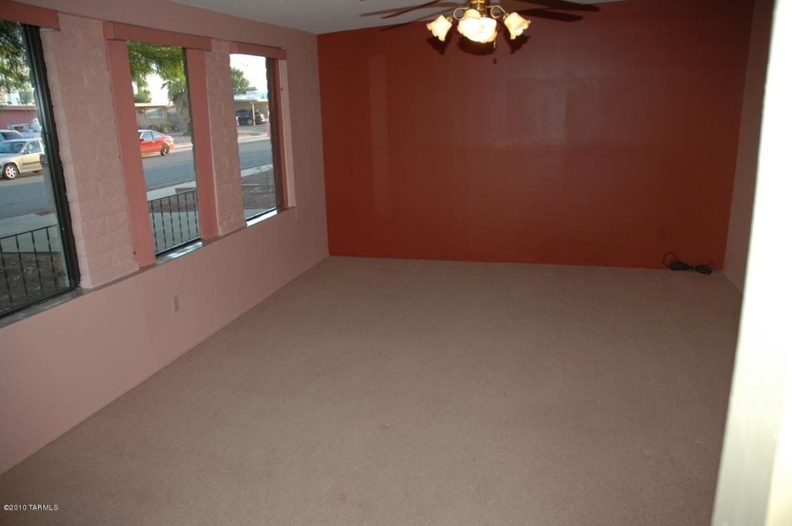 8525 E 20th St, Tucson, AZ 85710 photo 10
