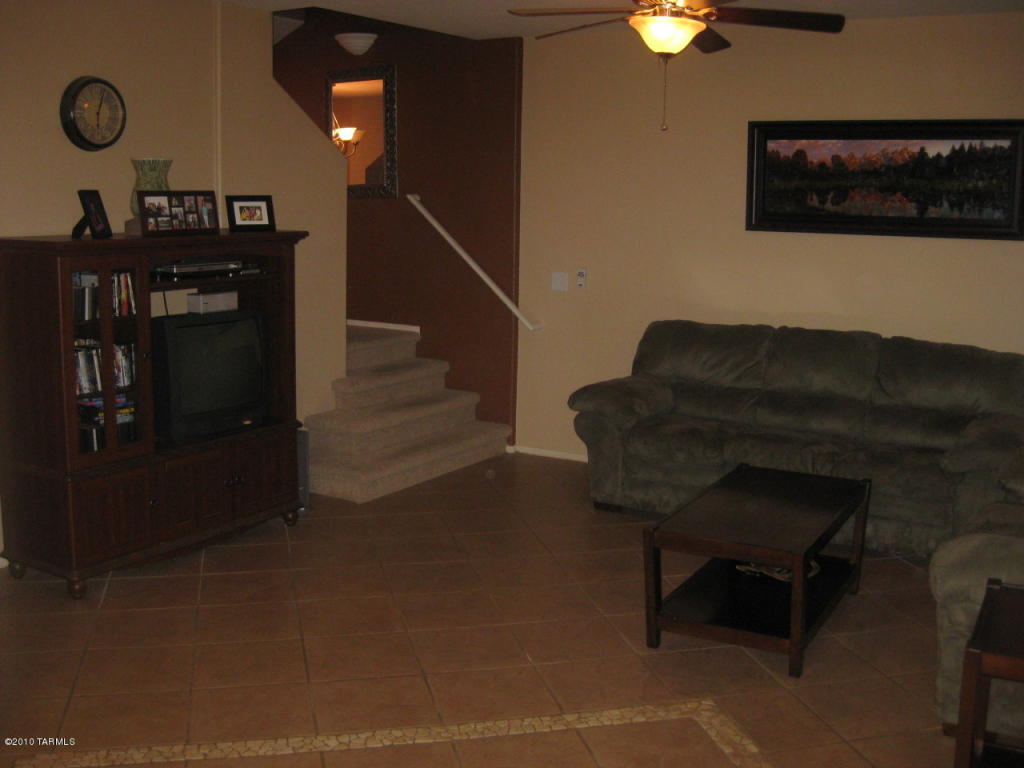 7913 S Sentinal Stone, Tucson, AZ 85756 photo 2