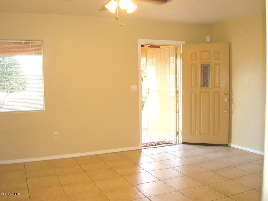 3173 E 23rd St, Tucson, AZ 85713 photo 4