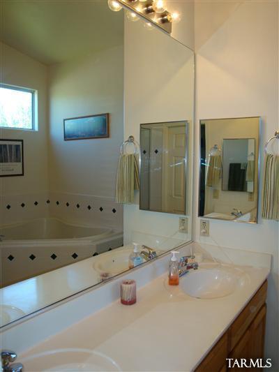 1371 E Mountain Pl, Tucson, AZ 85719 photo 20
