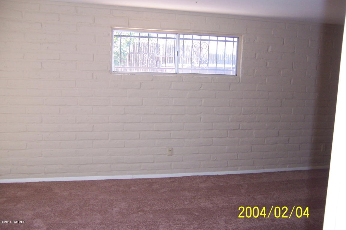 5542 E Spg, Tucson, AZ 85712 photo 5