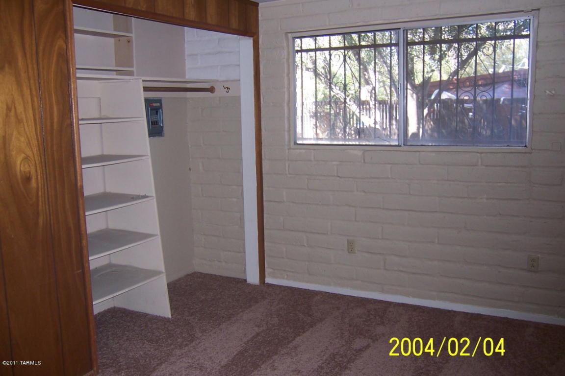 5542 E Spg, Tucson, AZ 85712 photo 6