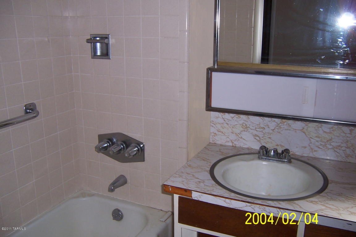 5542 E Spg, Tucson, AZ 85712 photo 12