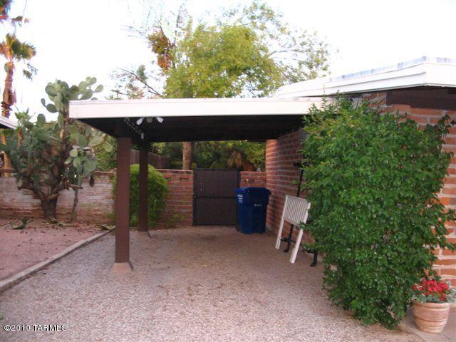 5542 E Spg, Tucson, AZ 85712 photo 2