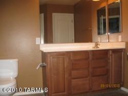 4232 E Babbling Brook Dr, Tucson, AZ 85712 photo 5
