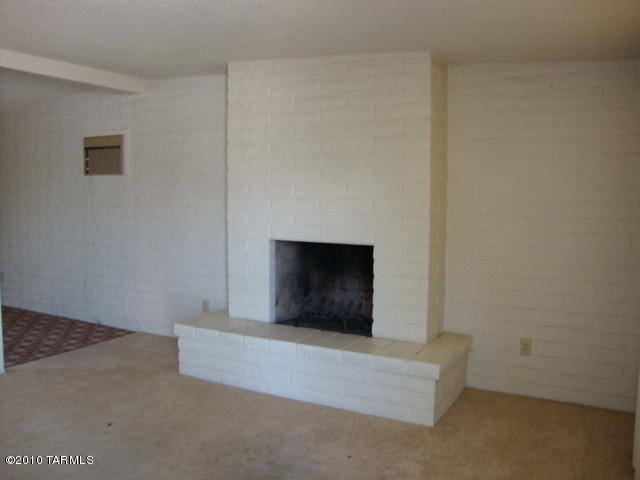 210 E Hyde St, Tucson, AZ 85704 photo 4
