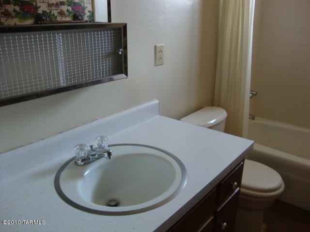 210 E Hyde St, Tucson, AZ 85704 photo 6
