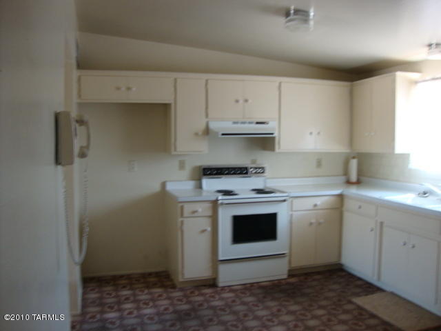 210 E Hyde St, Tucson, AZ 85704 photo 2