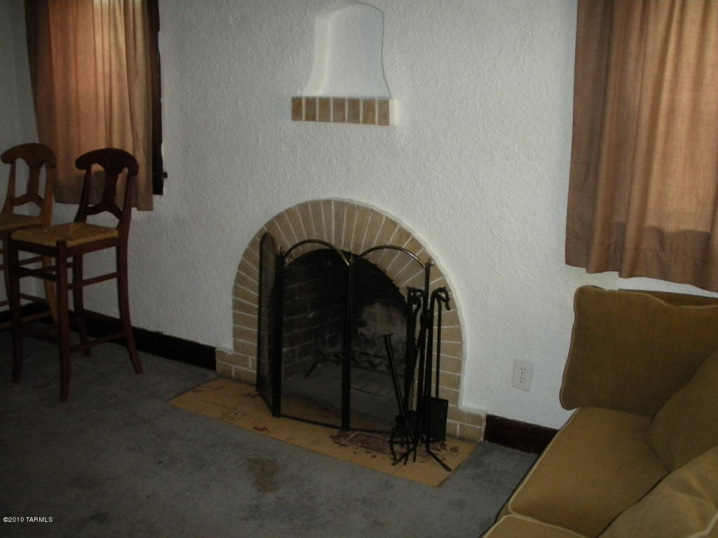 821 E 10th St N, Tucson, AZ 85719 photo 3