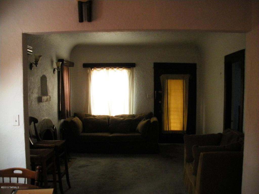 821 E 10th St N, Tucson, AZ 85719 photo 2