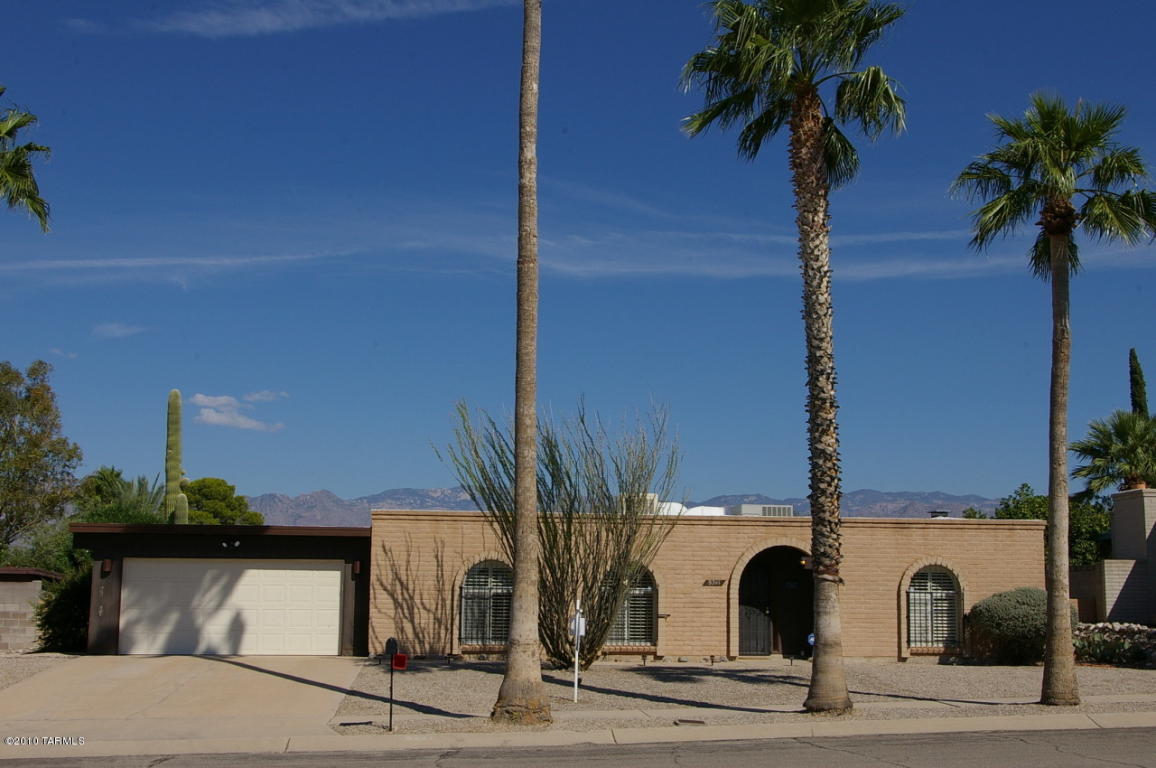 9241 E 8th St, Tucson, AZ 85710 photo 1