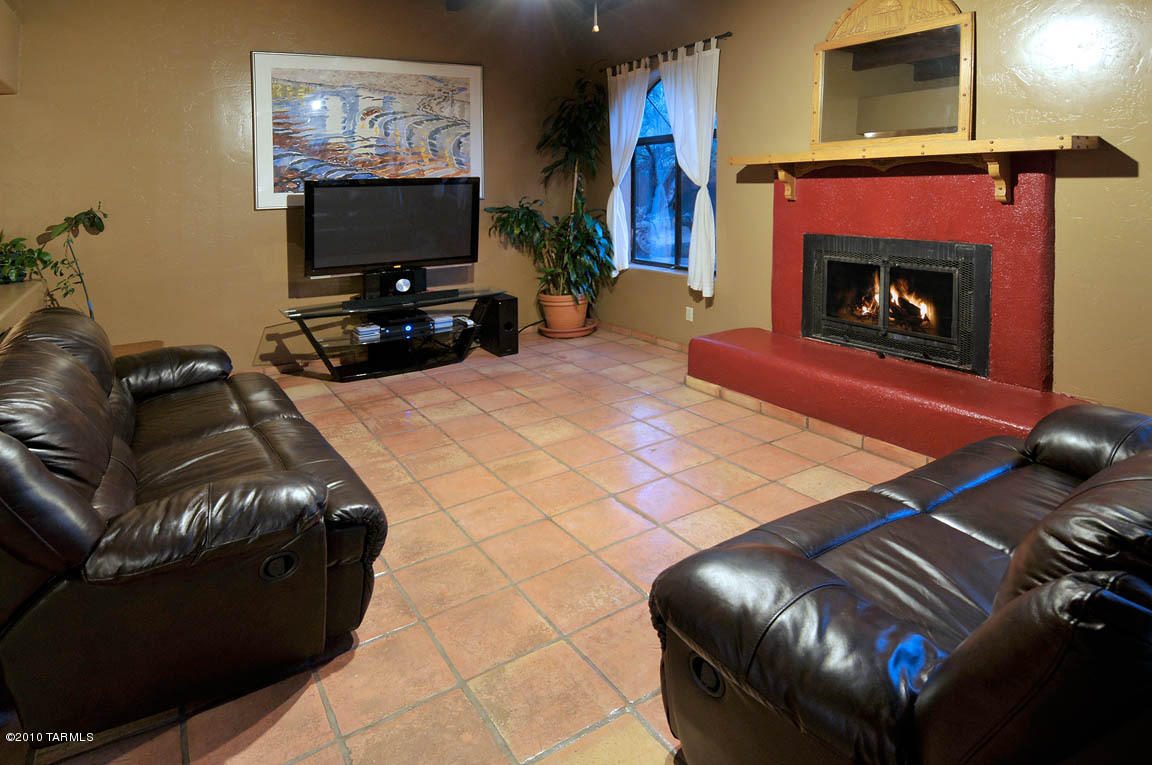 1352 E King Rd, Tucson, AZ 85719 photo 5