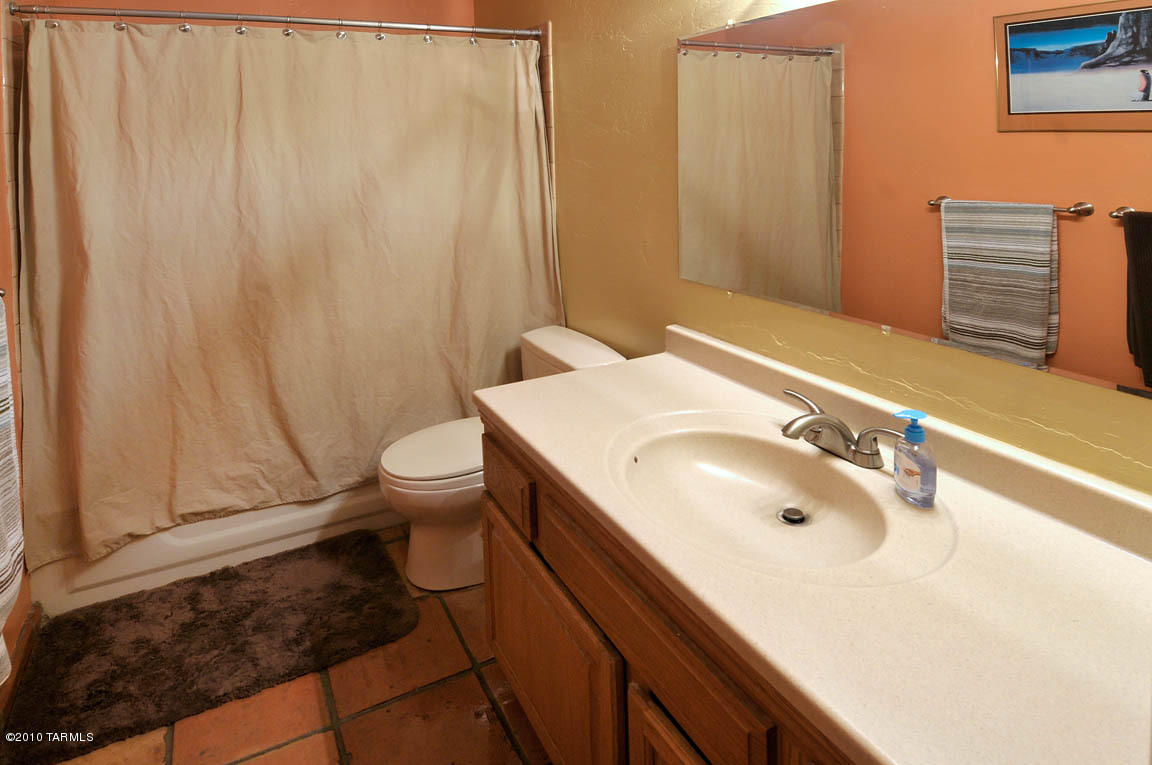 1352 E King Rd, Tucson, AZ 85719 photo 16