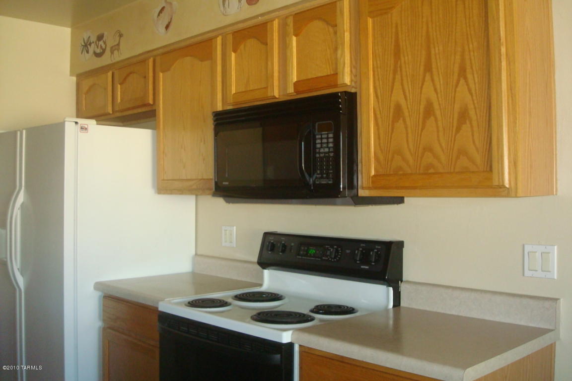 8565 E 18th St, Tucson, AZ 85710 photo 3