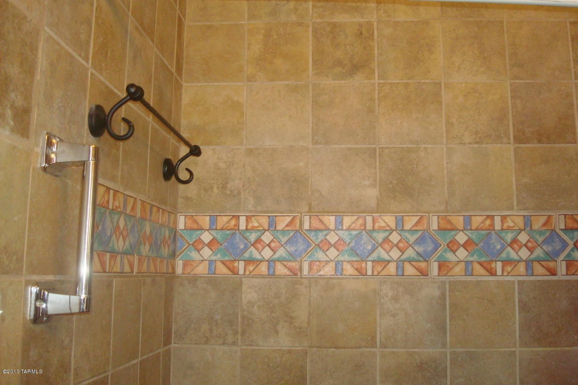 8565 E 18th St, Tucson, AZ 85710 photo 9