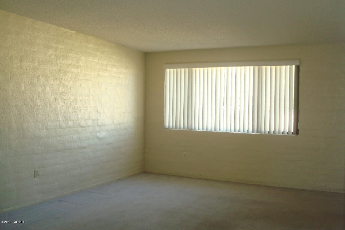8565 E 18th St, Tucson, AZ 85710 photo 7