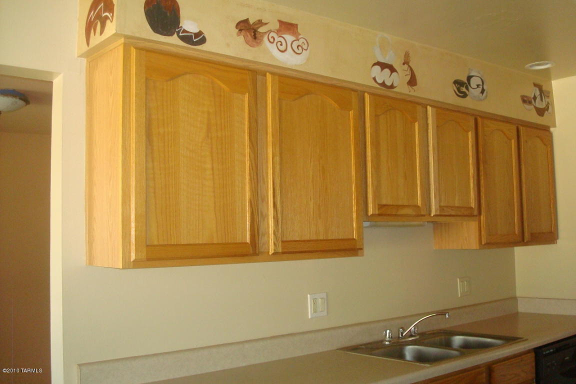 8565 E 18th St, Tucson, AZ 85710 photo 5