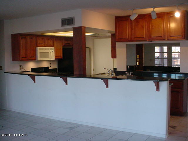 9041 E 2nd Pl, Tucson, AZ 85710 photo 2