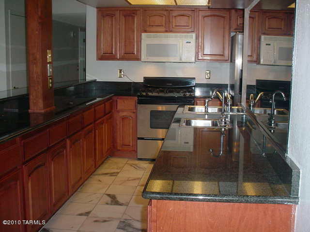 9041 E 2nd Pl, Tucson, AZ 85710 photo 3