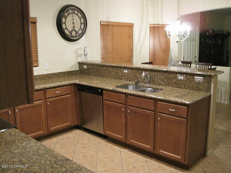 7491 E Fair Meadows Loop, Tucson, AZ 85756 photo 9