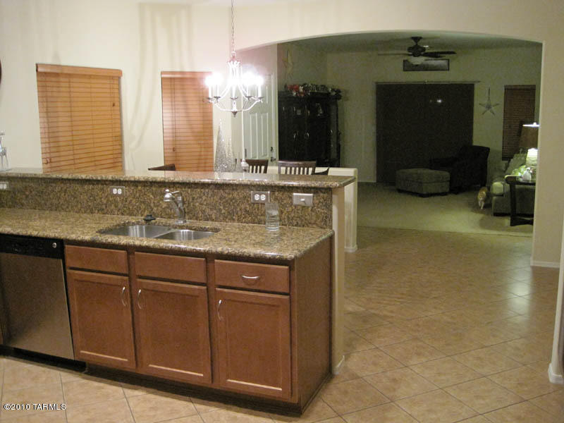 7491 E Fair Meadows Loop, Tucson, AZ 85756 photo 12