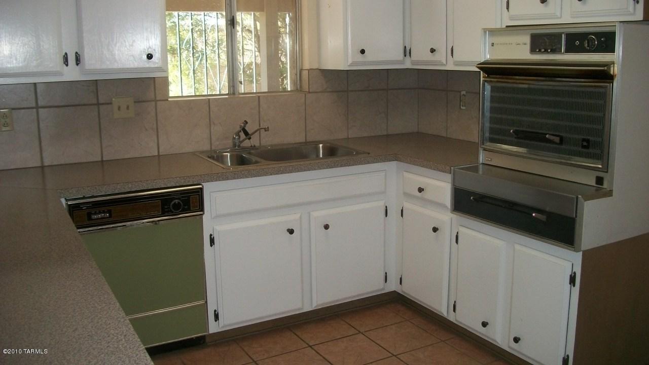 8826 E Cooper, Tucson, AZ 85710 photo 3