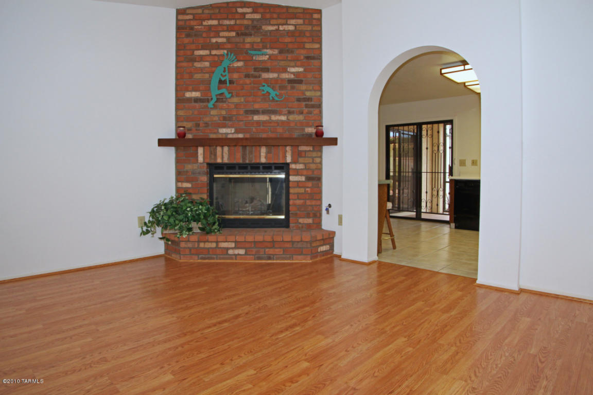 1181 E Haystack Dr, Oro Valley, AZ 85755 photo 2
