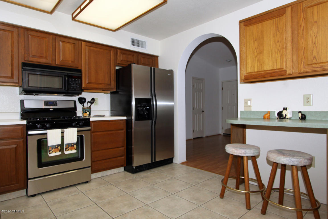 1181 E Haystack Dr, Oro Valley, AZ 85755 photo 4