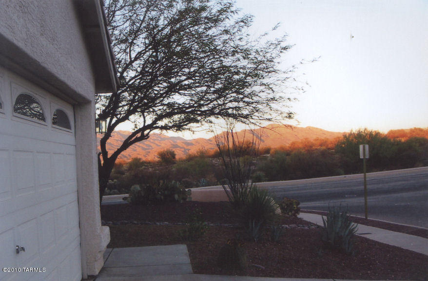 10941 E Featherbush Dr, Tucson, AZ 85748 photo 3
