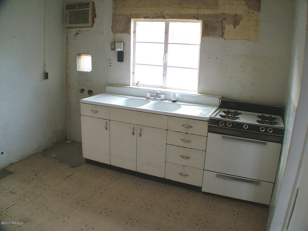324 E 29th, Tucson, AZ 85713 photo 2