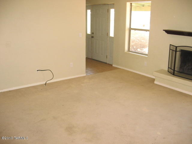 7271 Edward Dr, Tucson, AZ 85730 photo 2