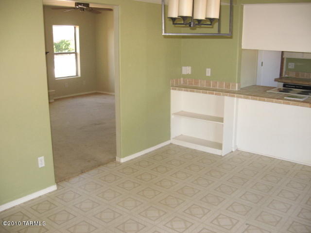 7271 Edward Dr, Tucson, AZ 85730 photo 3