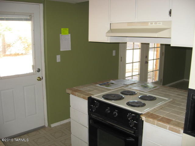 7271 Edward Dr, Tucson, AZ 85730 photo 4