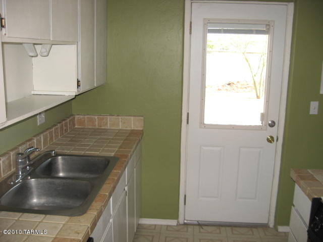 7271 Edward Dr, Tucson, AZ 85730 photo 5