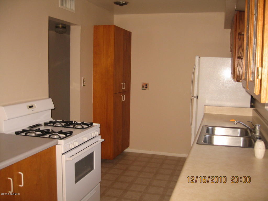 6409 Eli Dr, Tucson, AZ 85710 photo 8