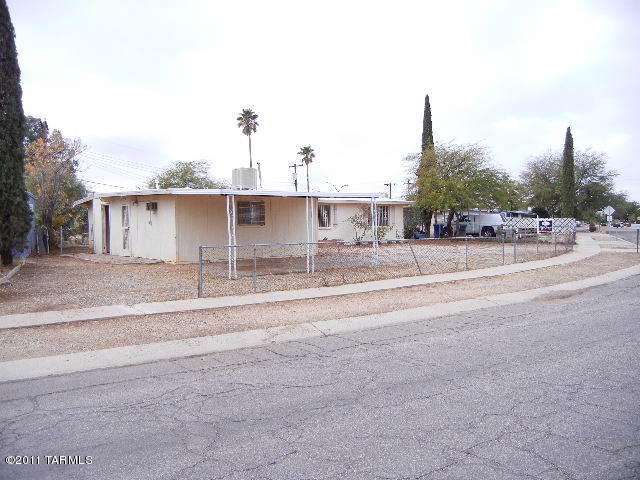 6728 E David Dr, Tucson, AZ 85730 photo 2