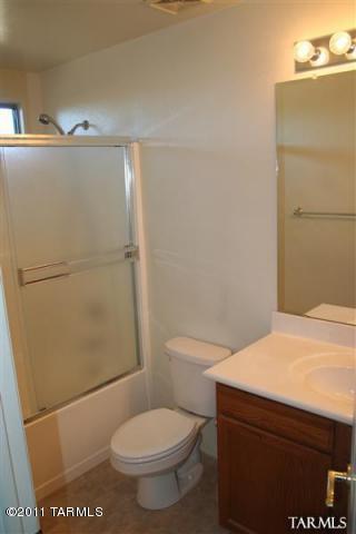 8367 E Sarnoff Ridge Loop, Tucson, AZ 85710 photo 2
