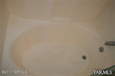 8367 E Sarnoff Ridge Loop, Tucson, AZ 85710 photo 5