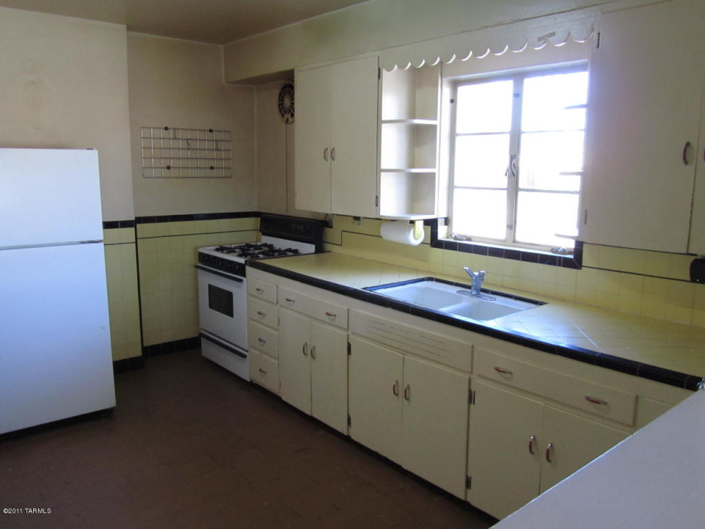1243 E Hampton St, Tucson, AZ 85719 photo 5